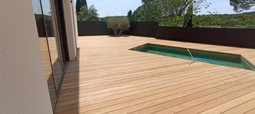 Terrasse en bois exotique à Saint Clement de rivière / Après